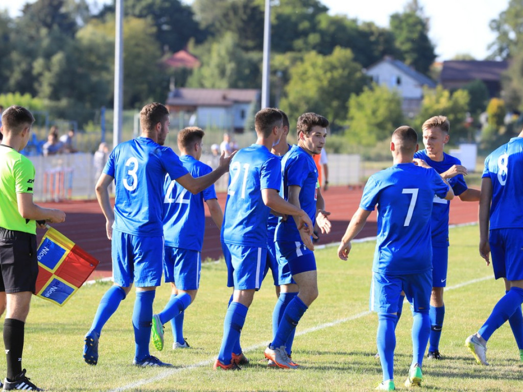 IV liga: Unia wreszcie wygrała, Kryształ zremisował