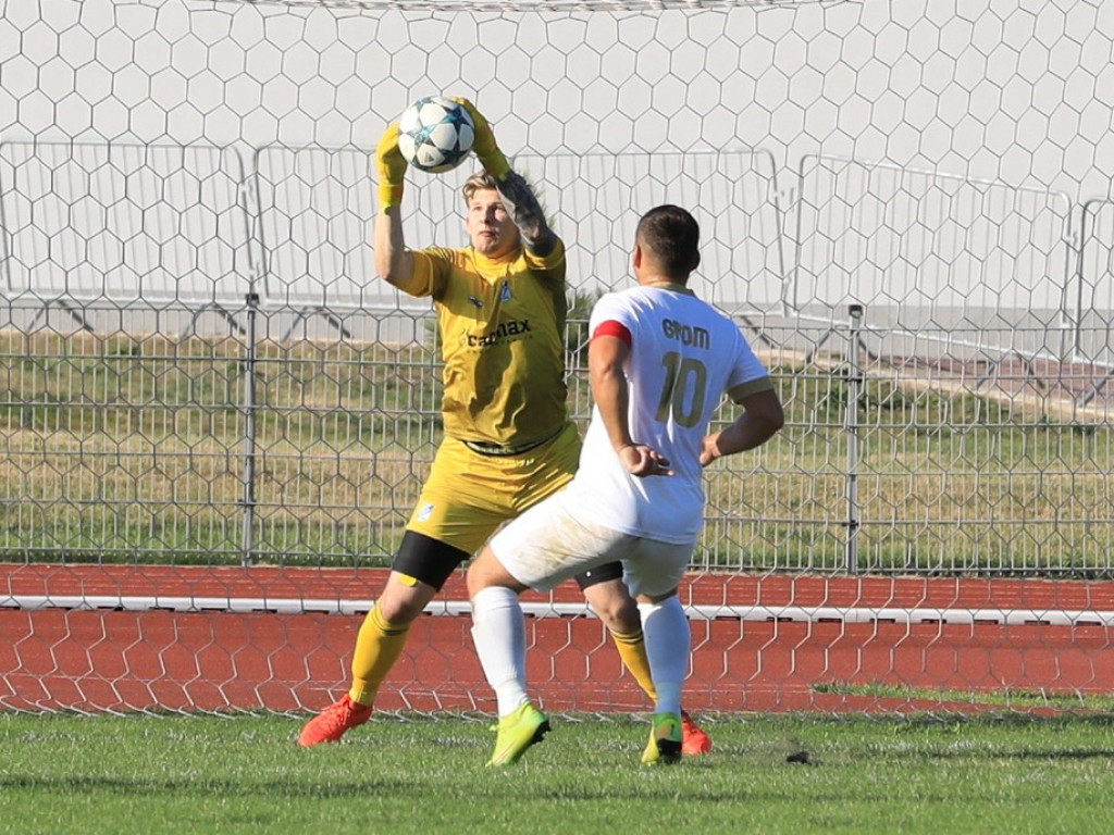IV liga: Unia wreszcie wygrała, Kryształ zremisował