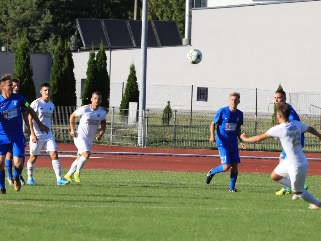 IV liga: Unia wreszcie wygrała, Kryształ zremisował