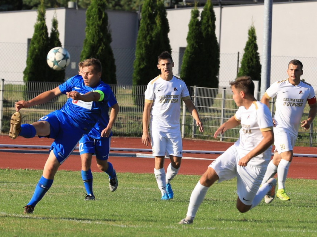 IV liga: Unia wreszcie wygrała, Kryształ zremisował