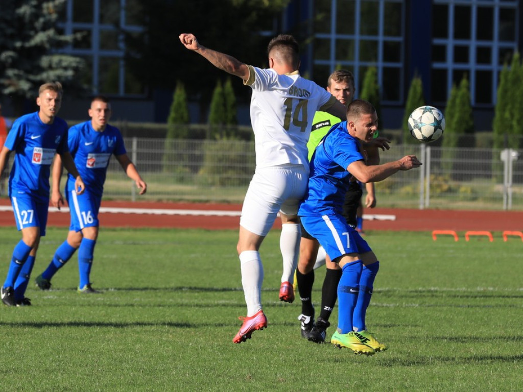 IV liga: Unia wreszcie wygrała, Kryształ zremisował