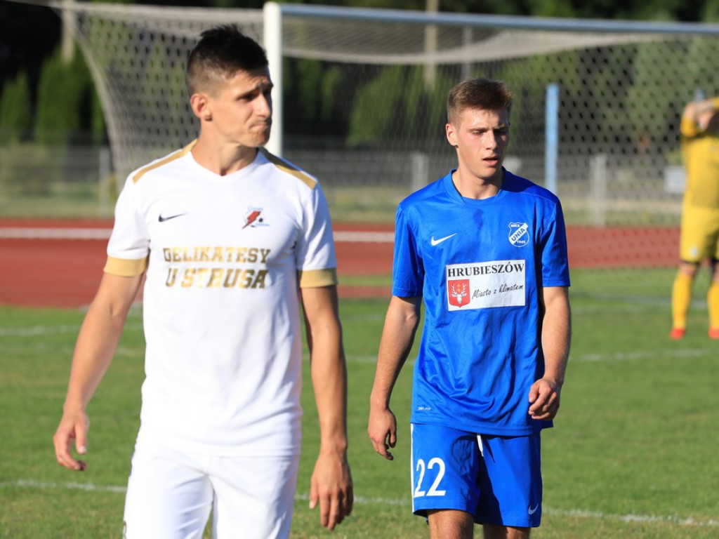 IV liga: Unia wreszcie wygrała, Kryształ zremisował