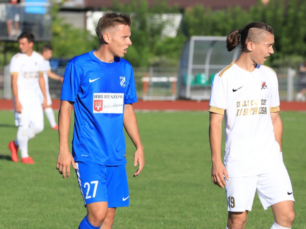 IV liga: Unia wreszcie wygrała, Kryształ zremisował