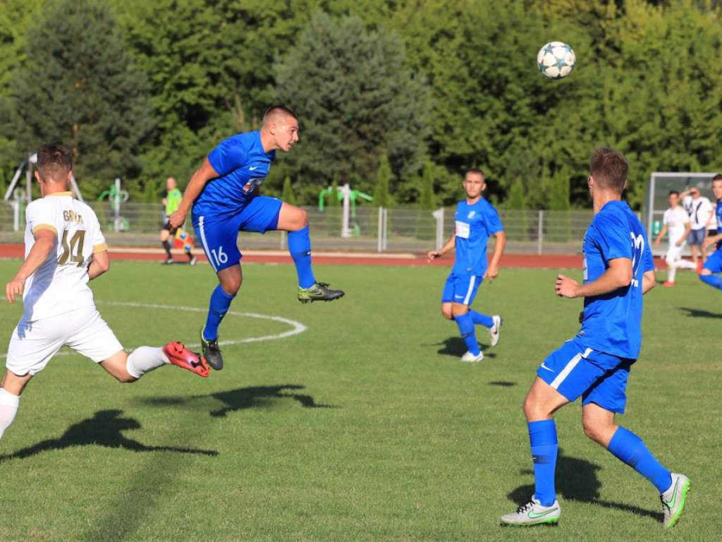 IV liga: Unia wreszcie wygrała, Kryształ zremisował