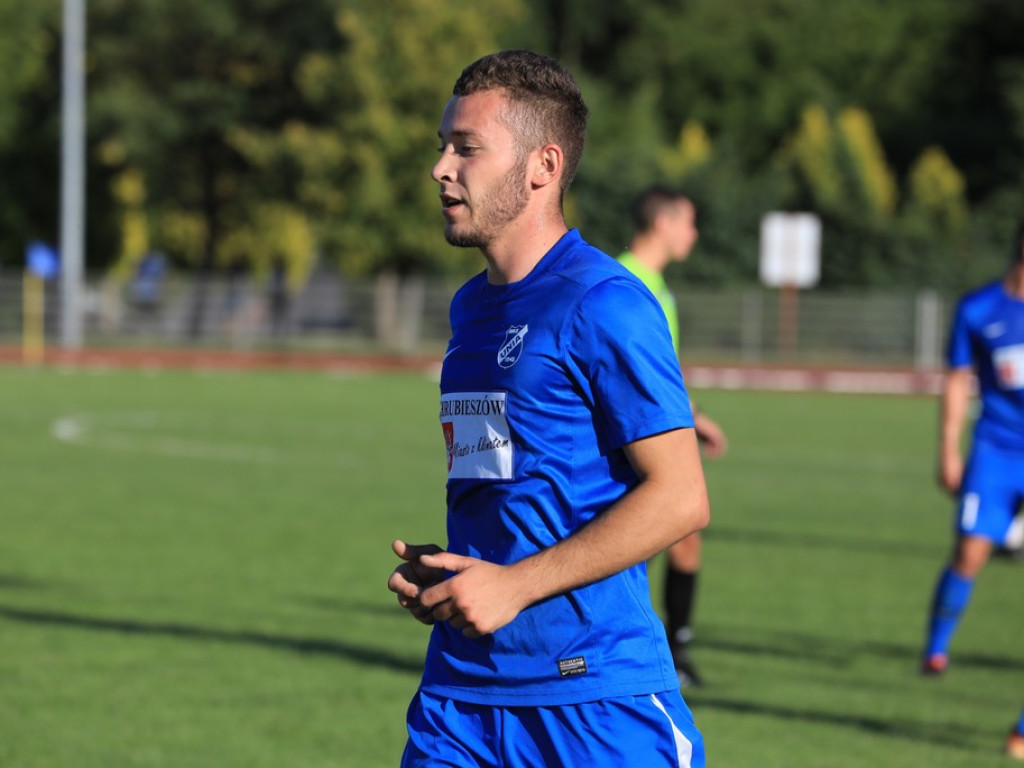 IV liga: Unia wreszcie wygrała, Kryształ zremisował