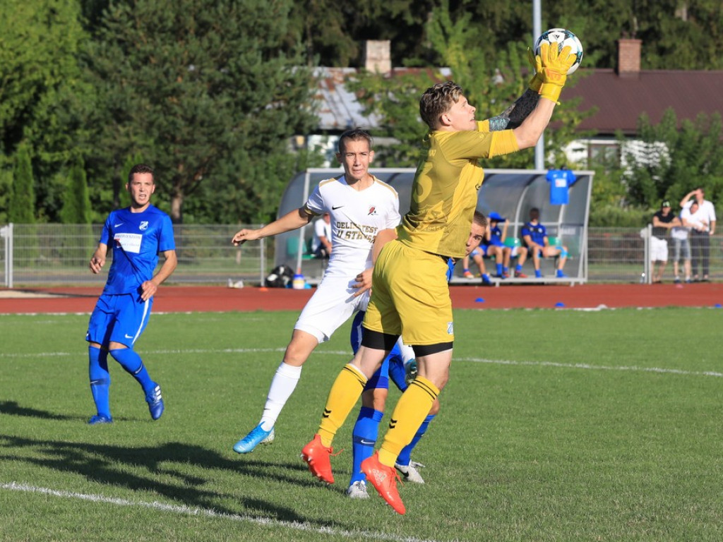 IV liga: Unia wreszcie wygrała, Kryształ zremisował