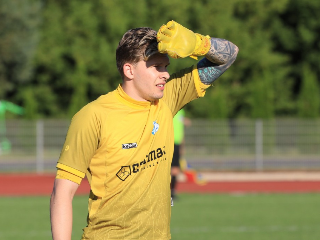 IV liga: Unia wreszcie wygrała, Kryształ zremisował