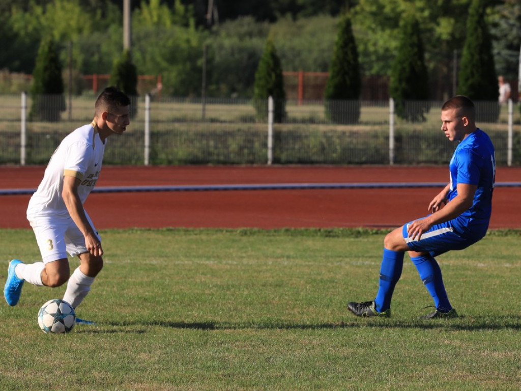 IV liga: Unia wreszcie wygrała, Kryształ zremisował