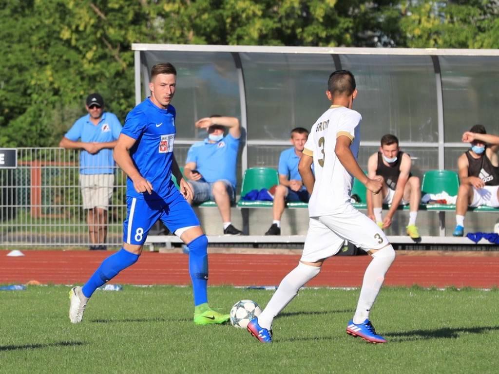 IV liga: Unia wreszcie wygrała, Kryształ zremisował
