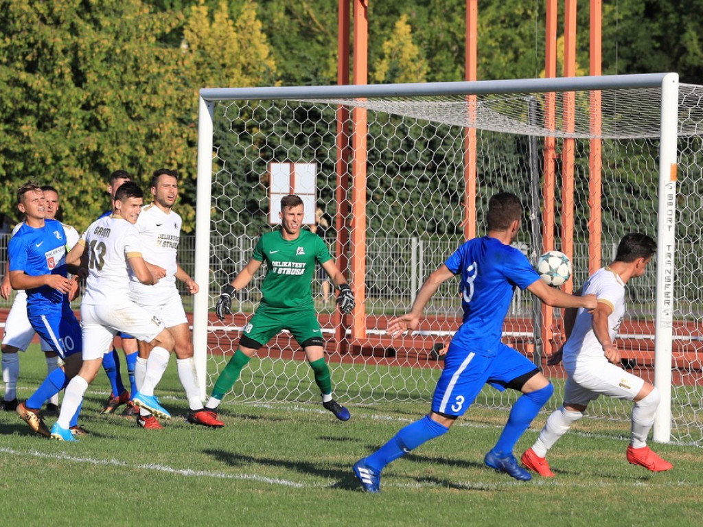 IV liga: Unia wreszcie wygrała, Kryształ zremisował