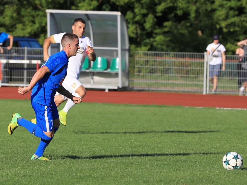 IV liga: Unia wreszcie wygrała, Kryształ zremisował