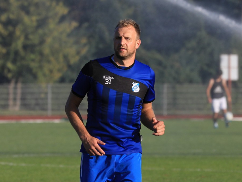 IV liga: Unia wreszcie wygrała, Kryształ zremisował