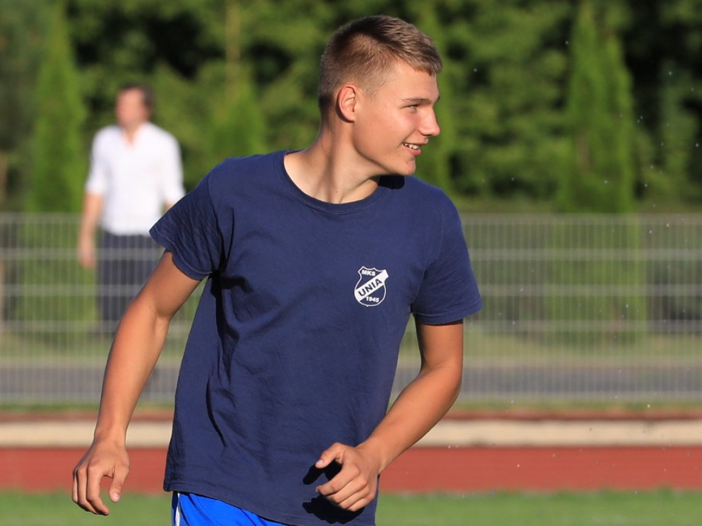IV liga: Unia wreszcie wygrała, Kryształ zremisował