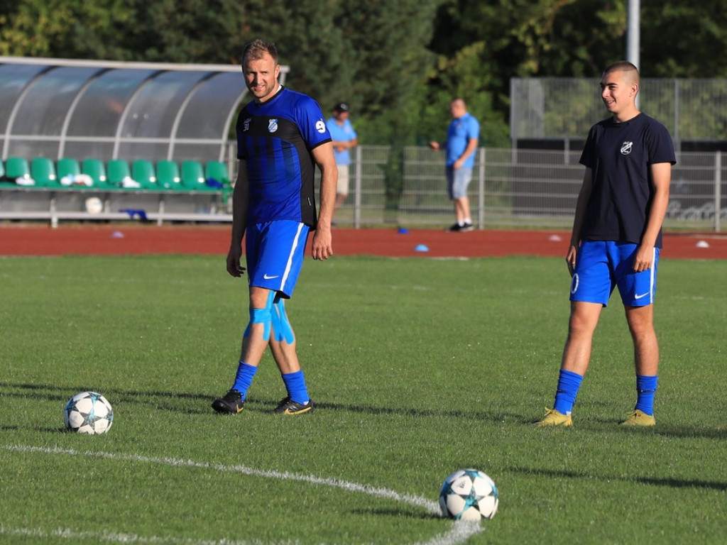 IV liga: Unia wreszcie wygrała, Kryształ zremisował