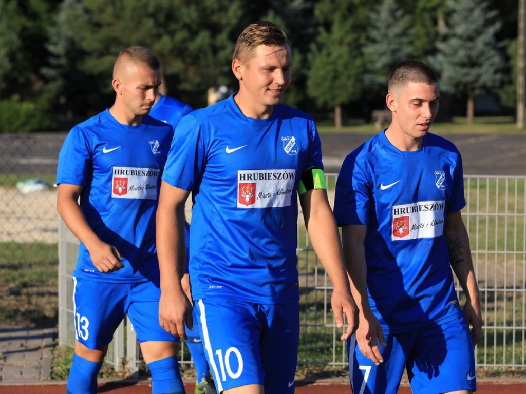 IV liga: Unia wreszcie wygrała, Kryształ zremisował