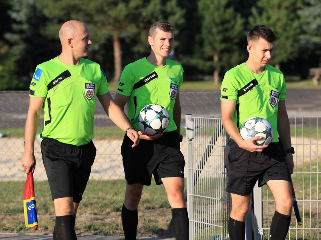 IV liga: Unia wreszcie wygrała, Kryształ zremisował