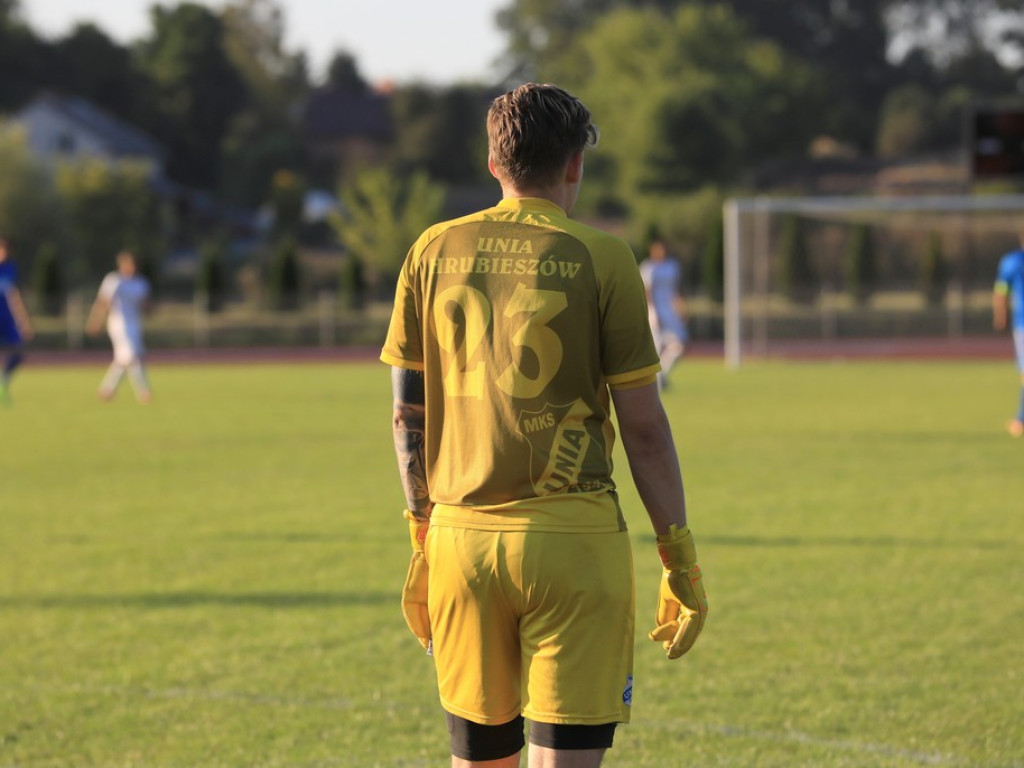 IV liga: Unia wreszcie wygrała, Kryształ zremisował