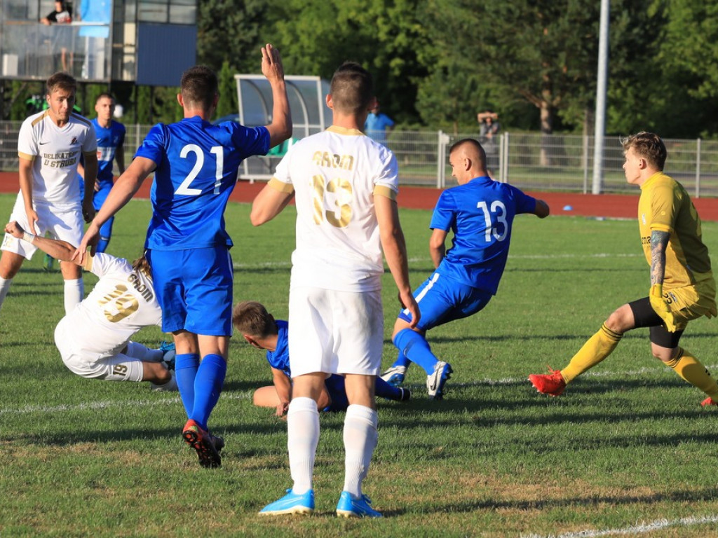 IV liga: Unia wreszcie wygrała, Kryształ zremisował