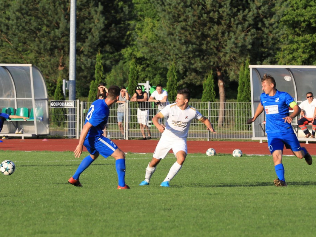IV liga: Unia wreszcie wygrała, Kryształ zremisował