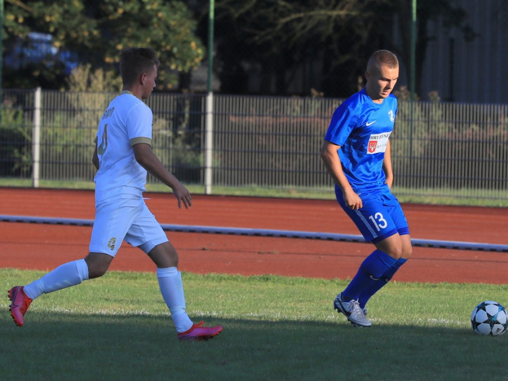 IV liga: Unia wreszcie wygrała, Kryształ zremisował