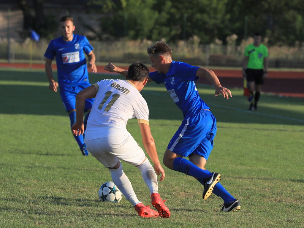 IV liga: Unia wreszcie wygrała, Kryształ zremisował