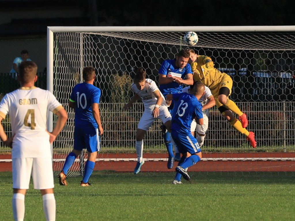 IV liga: Unia wreszcie wygrała, Kryształ zremisował