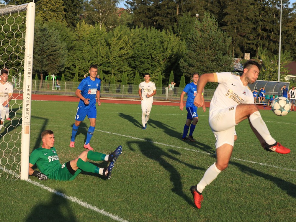 IV liga: Unia wreszcie wygrała, Kryształ zremisował