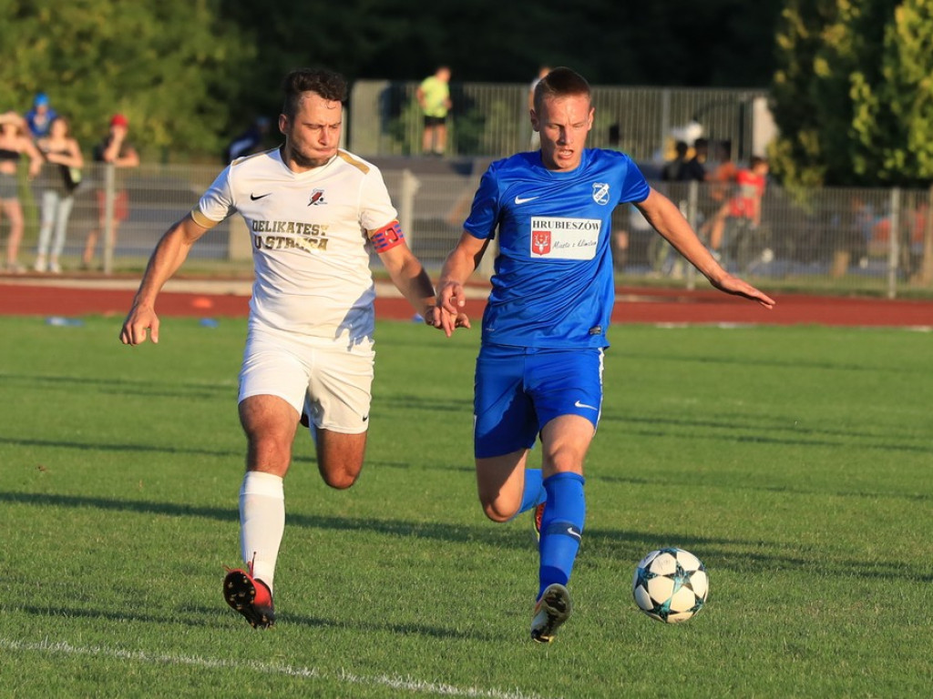 IV liga: Unia wreszcie wygrała, Kryształ zremisował