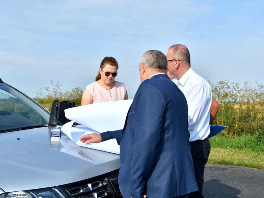 Umowa na remont drogi w Szpikołosach podpisana