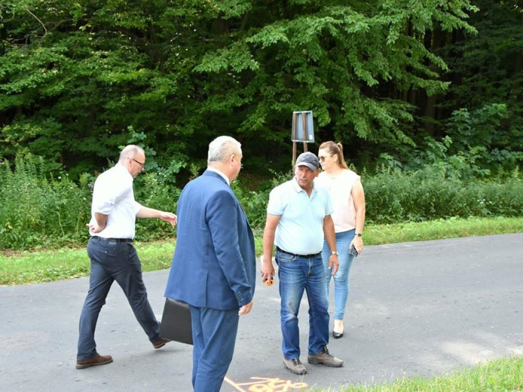 Umowa na remont drogi w Szpikołosach podpisana
