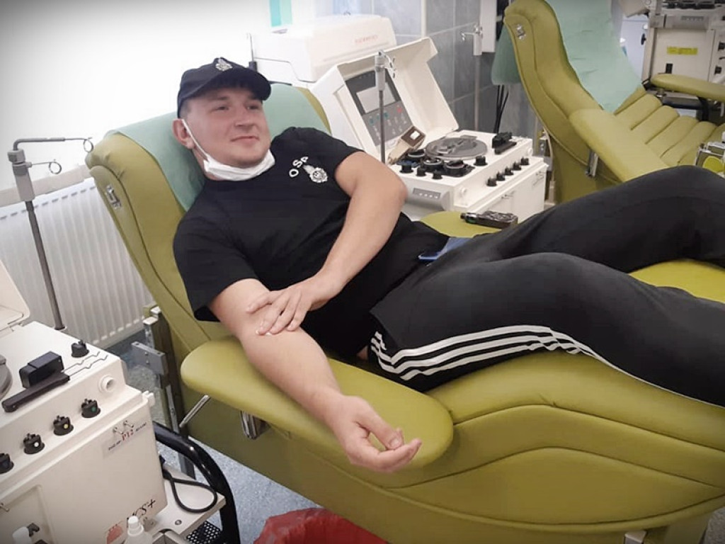 Druhowie z OSP Kobło oddali krew dla Dominika