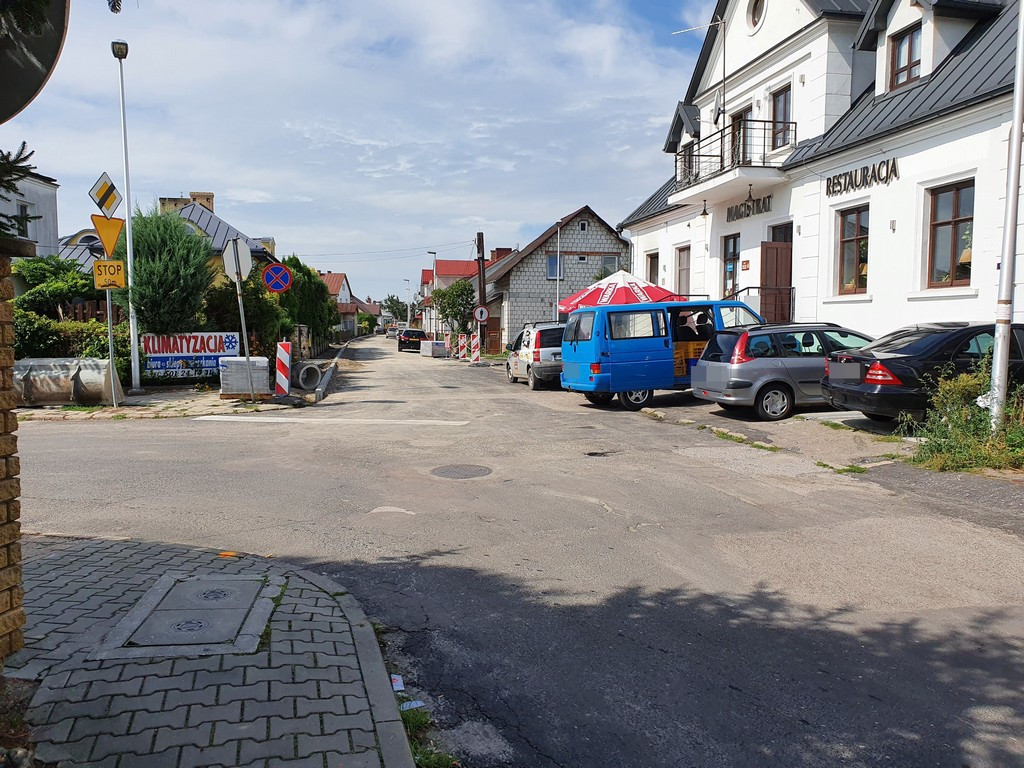 Hrubieszów: Trwa przebudowa ulicy Podzamcze