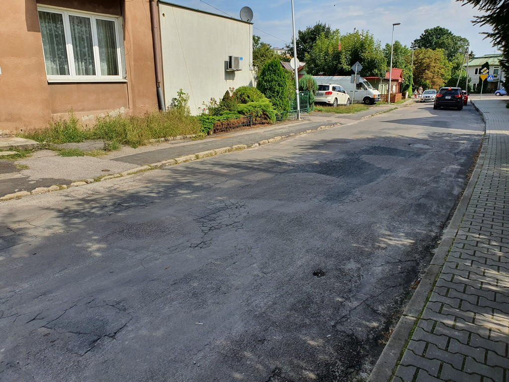 Hrubieszów: Trwa przebudowa ulicy Podzamcze