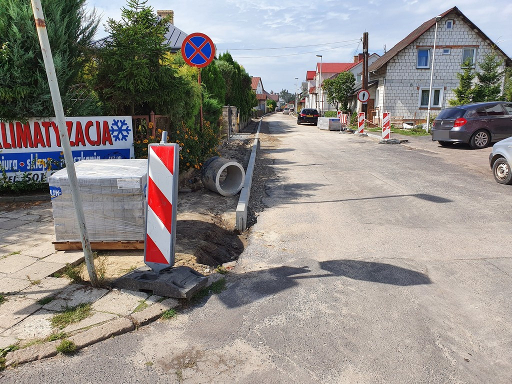 Hrubieszów: Trwa przebudowa ulicy Podzamcze