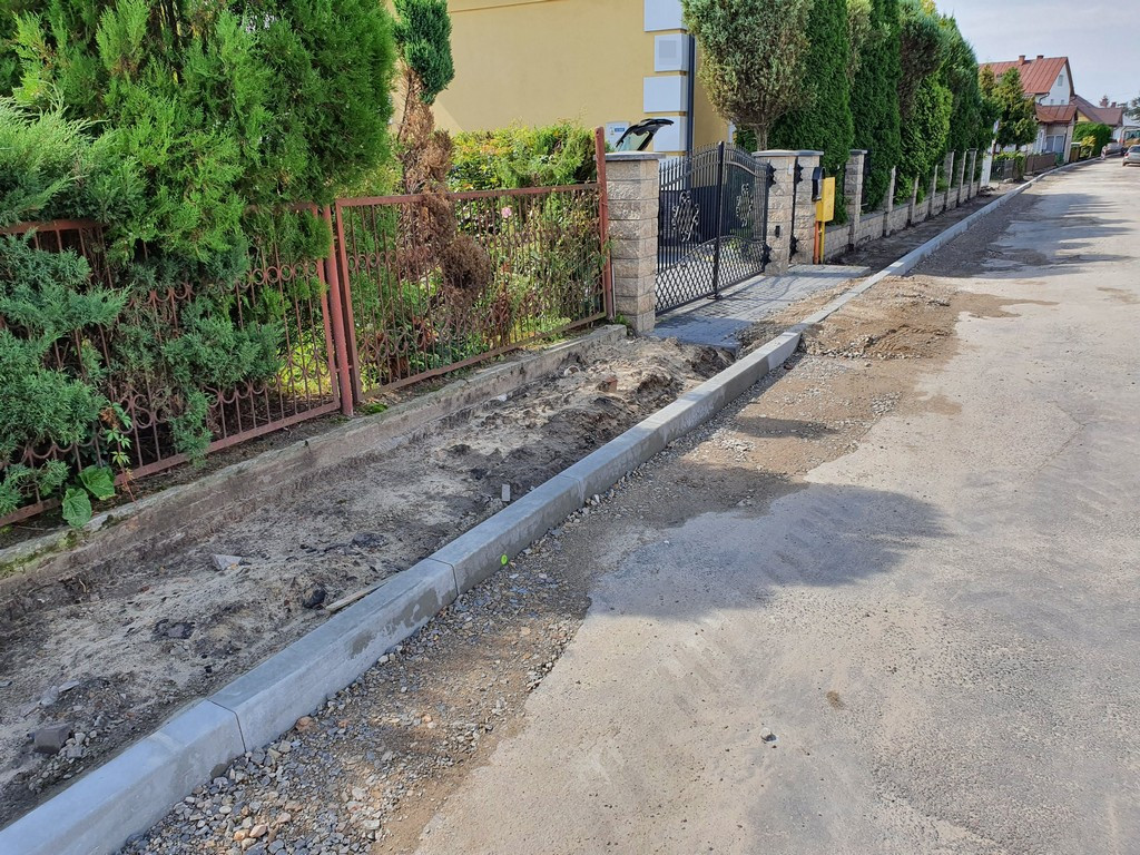 Hrubieszów: Trwa przebudowa ulicy Podzamcze