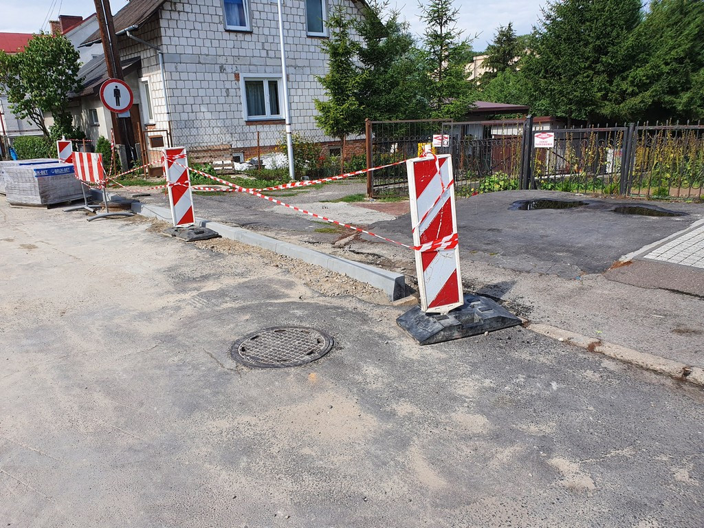 Hrubieszów: Trwa przebudowa ulicy Podzamcze