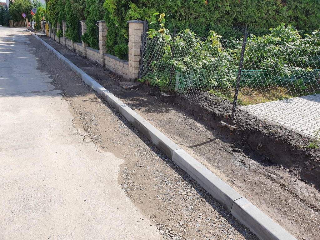 Hrubieszów: Trwa przebudowa ulicy Podzamcze