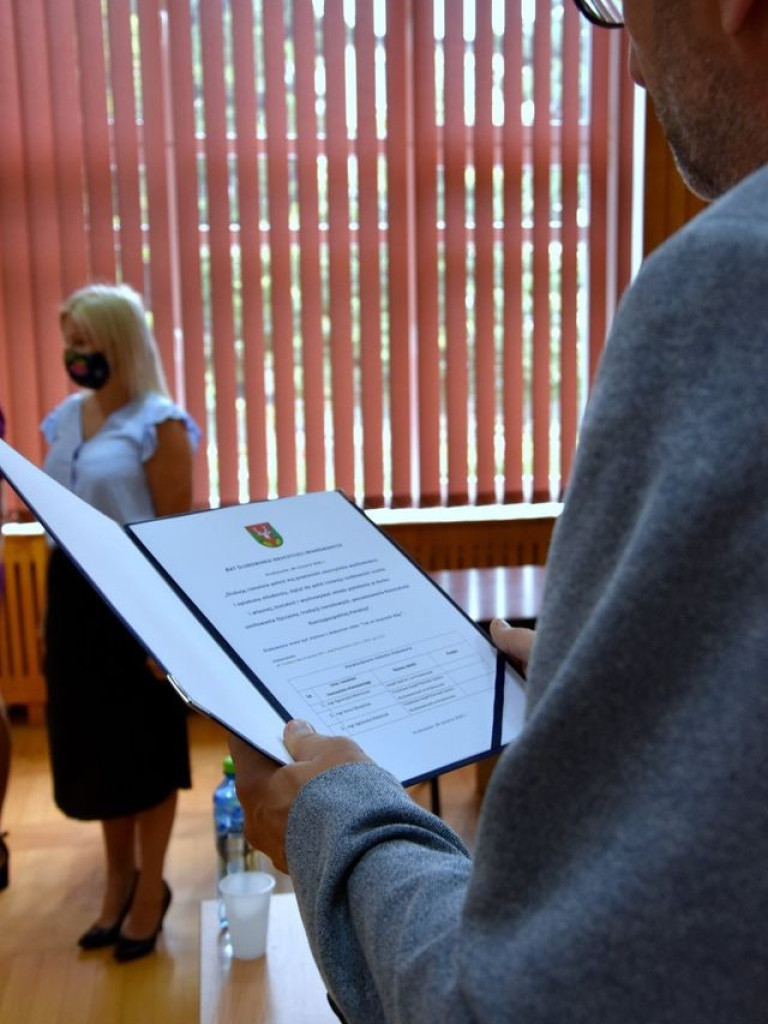Szkoły ponadpodstawowe przygotowane do roku szkolnego, awanse nauczycieli