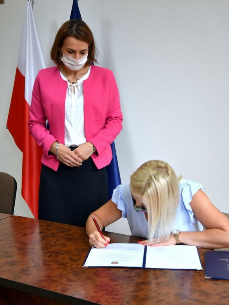Szkoły ponadpodstawowe przygotowane do roku szkolnego, awanse nauczycieli