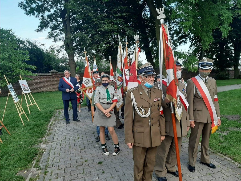 Hrubieszowska delegacja ŚZŻAK uczestniczyła w uroczystościach 100-lecia bitwy pod Komarowem