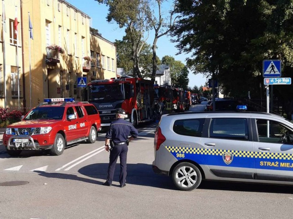 Hrubieszów: Sarin w starostwie - relacja z akcji i zdjęcia