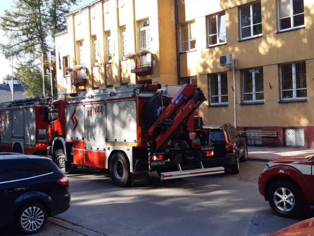 Hrubieszów: Sarin w starostwie - relacja z akcji i zdjęcia