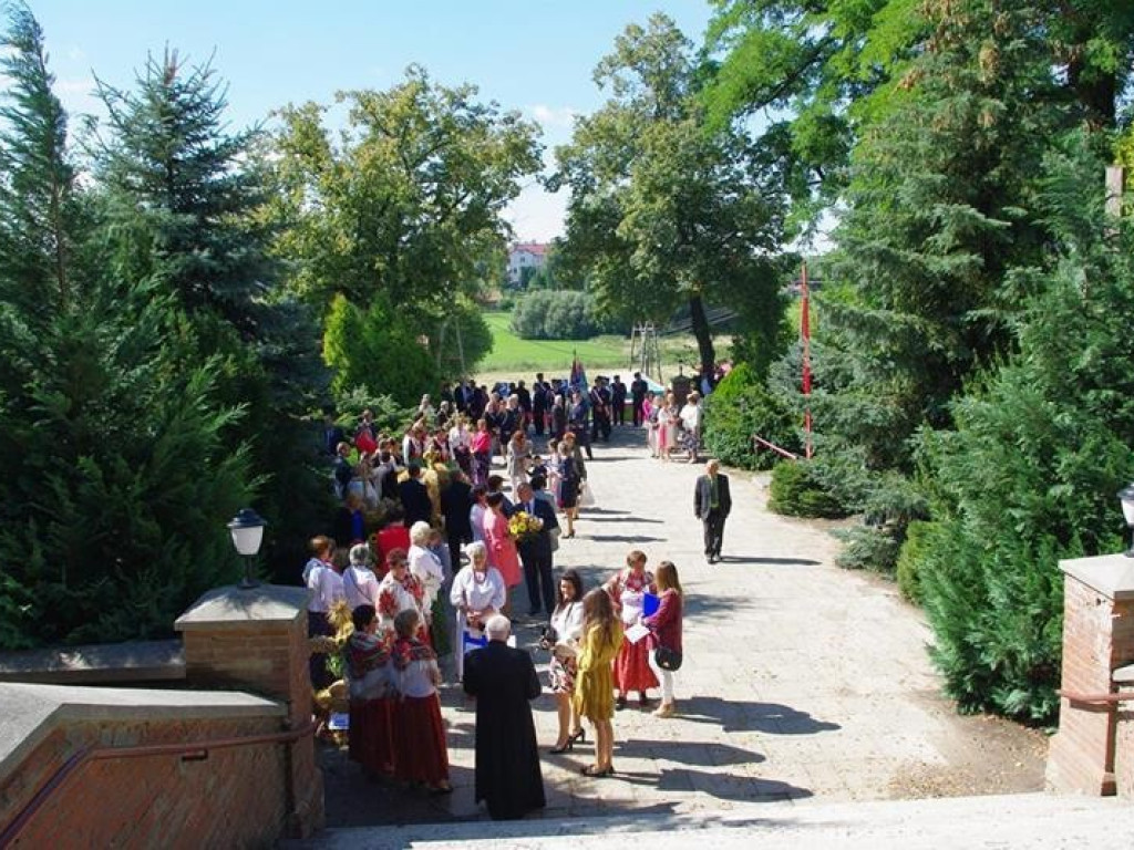 Święto Plonów w gminie Trzeszczany. Odsłonięcie pomnika 100-lecia Odzyskania Niepodległości