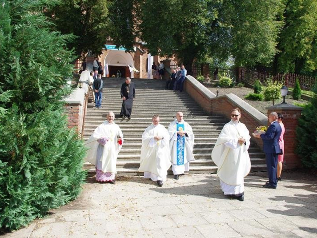 Święto Plonów w gminie Trzeszczany. Odsłonięcie pomnika 100-lecia Odzyskania Niepodległości