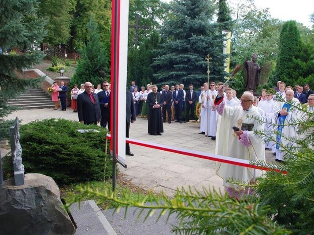 Święto Plonów w gminie Trzeszczany. Odsłonięcie pomnika 100-lecia Odzyskania Niepodległości