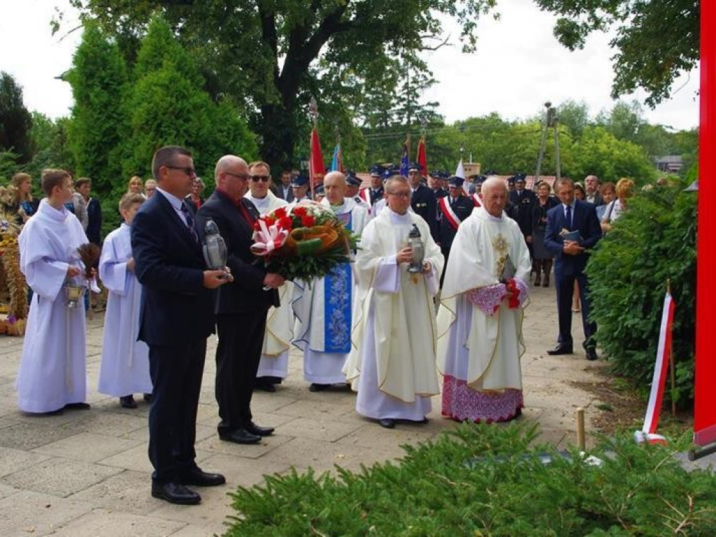 Święto Plonów w gminie Trzeszczany. Odsłonięcie pomnika 100-lecia Odzyskania Niepodległości
