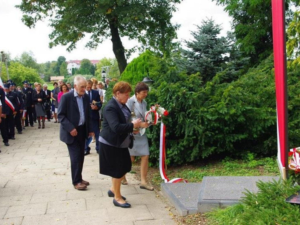 Święto Plonów w gminie Trzeszczany. Odsłonięcie pomnika 100-lecia Odzyskania Niepodległości