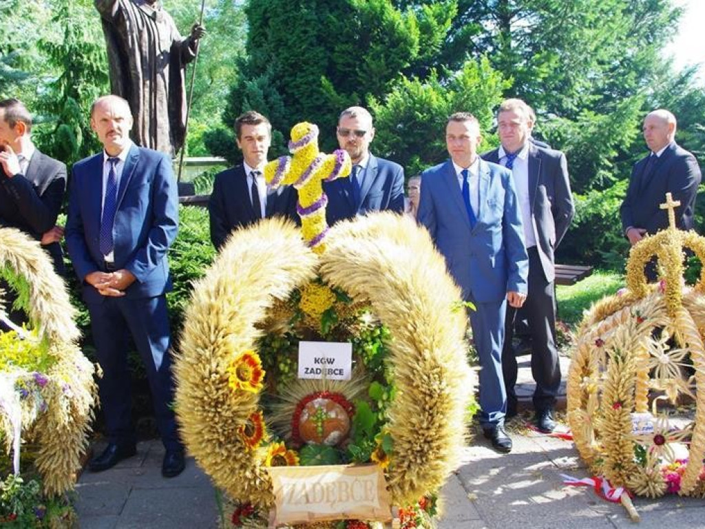 Święto Plonów w gminie Trzeszczany. Odsłonięcie pomnika 100-lecia Odzyskania Niepodległości