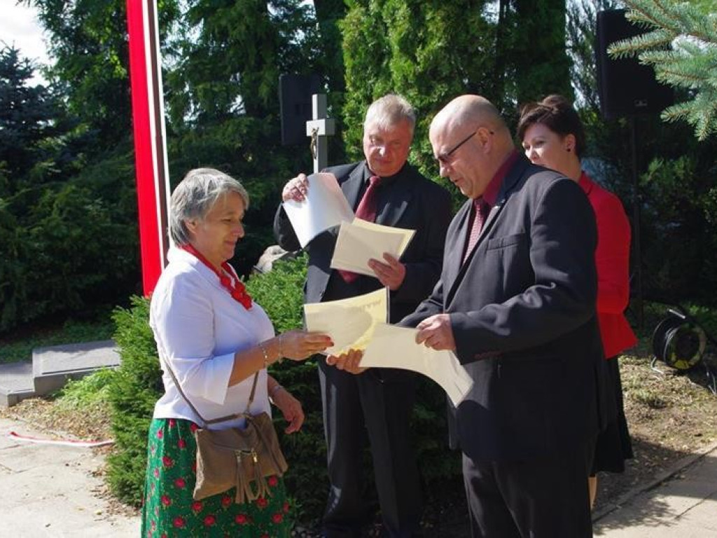 Święto Plonów w gminie Trzeszczany. Odsłonięcie pomnika 100-lecia Odzyskania Niepodległości