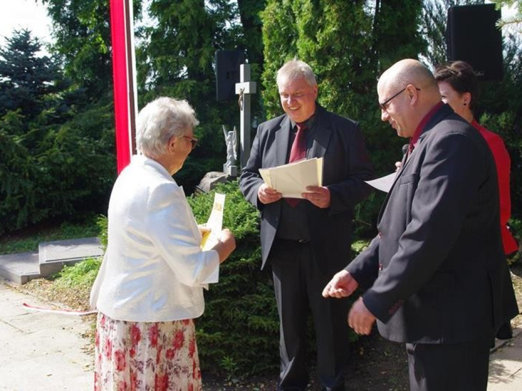 Święto Plonów w gminie Trzeszczany. Odsłonięcie pomnika 100-lecia Odzyskania Niepodległości